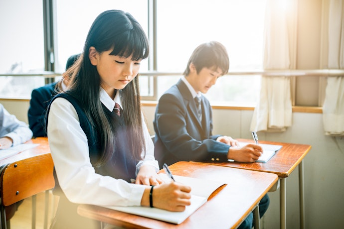 試験や学校の勉強に備える場合は、受験の英語に特化した教材をセレクト
