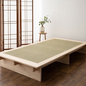 部屋と一体感を出したいなら20~30cmほどのロータイプを
