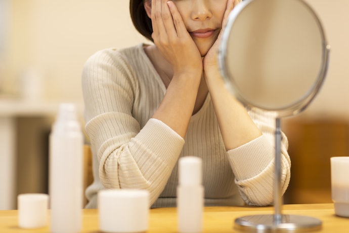 しっとり系:頬のくすみ補正にぴったり。健康的なツヤ肌に仕上がる