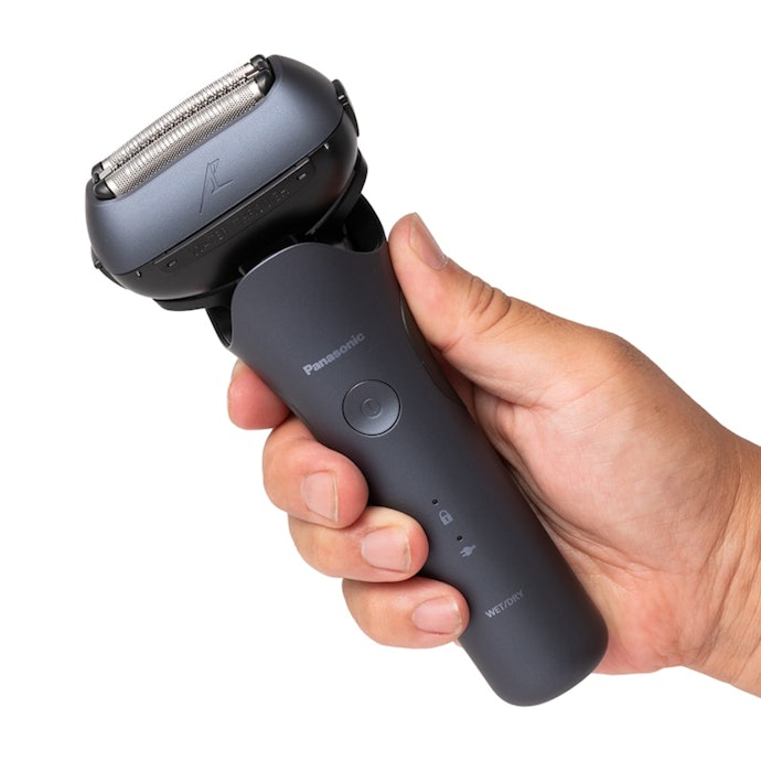 一回のみ使用】Panasonic ラムダッシュ シェーバー ES-LT8C-A 一回のみ使用】Panasonic ラムダッシュ シェーバー ES-LT8C-A