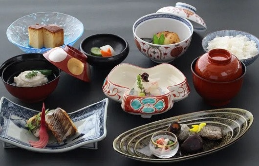 食事の有無は旅のスタイルに合わせよう