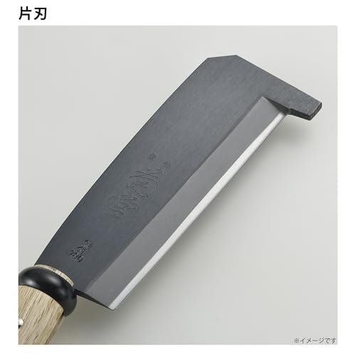 片刃:薄くて鋭利。木を削るなど細かい作業に便利