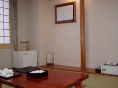 長期出張や和室に泊まりたい場合は旅館にも注目
