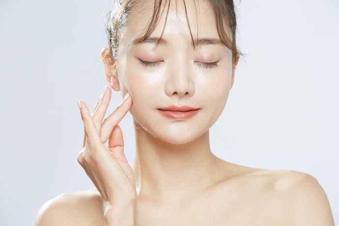 EMS・RFなら、ヒアルロン酸・コラーゲンなどの保湿成分に注目
