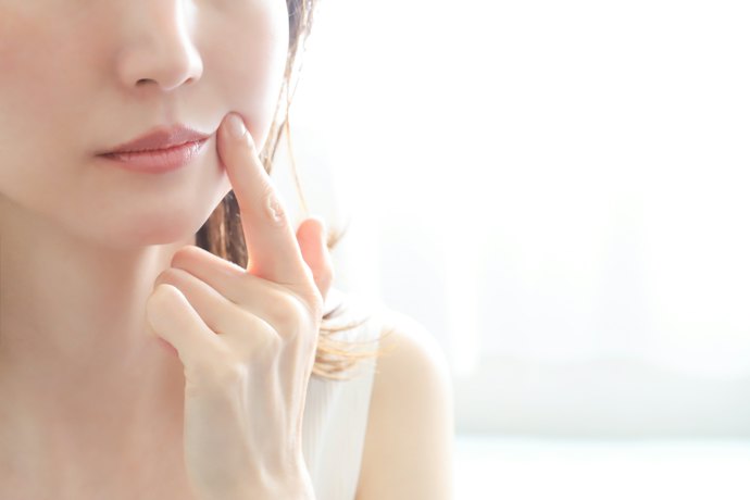 軽い赤み・かゆみや顔には、非ステロイドや弱い(ウィーク)タイプを