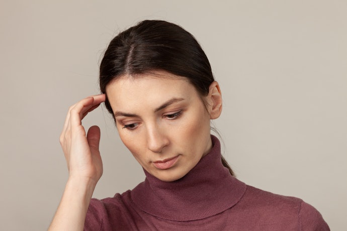 アホ毛や前髪を整えたい場合はヘアケアマスカラをチェック