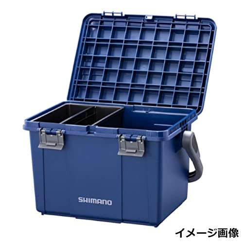 船釣りには、いろいろな道具を持ち込める大型ボックスが活躍