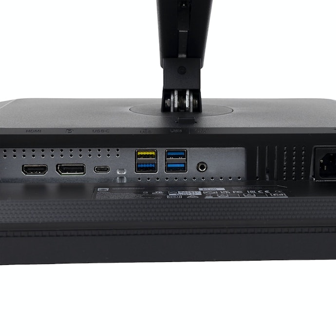 USB Type-C1本で給電と出力が可能。デスク周りがすっきり収まる
