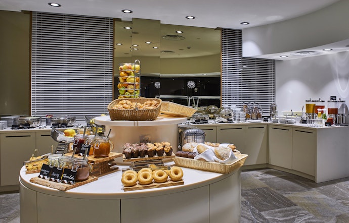 おいしいディナーや朝食ビュッフェで、ご当地の味をとことん楽しもう
