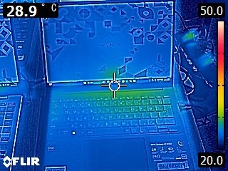 熱による故障のリスクは少ない。稼動音も静かで作業に集中できる