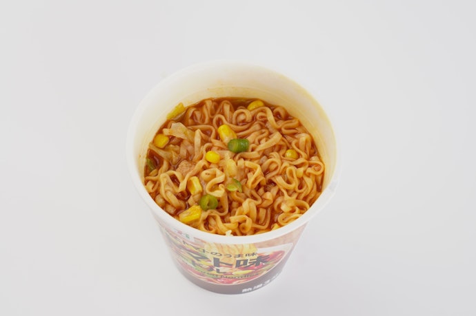 チリコンカン風味が際立つリニューアル版チリトマト味ヌードル