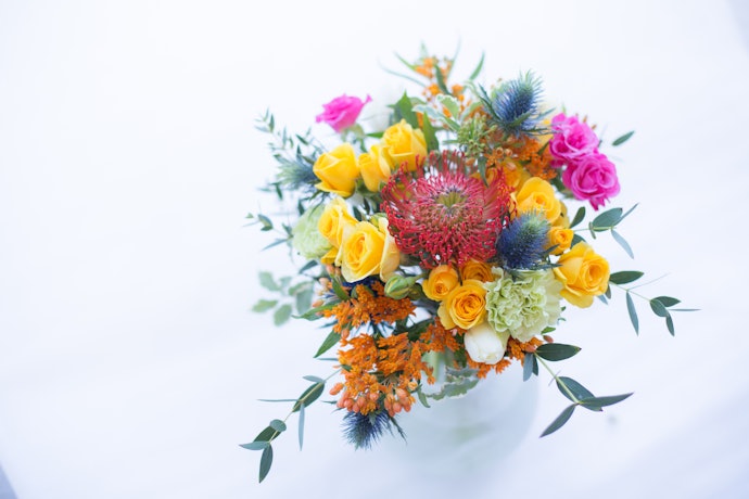 いろいろな花を組み合わせて好みの雰囲気にするのもあり