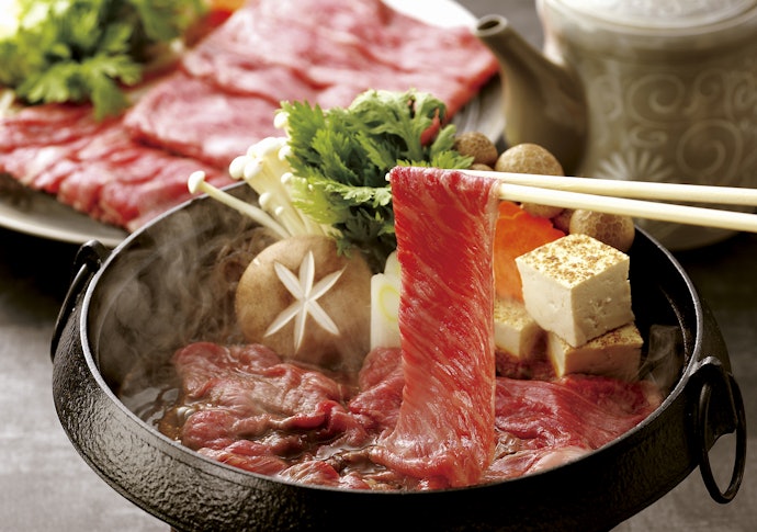 すき焼き・しゃぶしゃぶ:ロース系やモモの薄切り。ギフトやお歳暮に