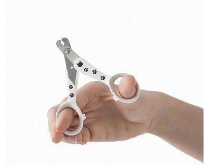 手にかかる衝撃もほとんどない。スムーズに爪切りを進められる