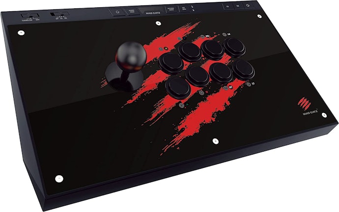 格ゲーにはコマンド入力しやすいアーケードコントローラーを選択