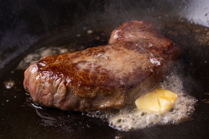 ステーキのような焼き料理なら2.3mm以上の厚手タイプ