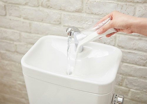 手軽さを重視したいなら、重いタンクのフタを開ける必要がない粉末タイプ