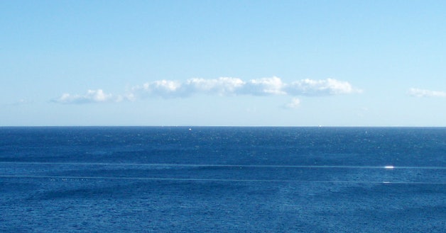 オーシャンビューを期待するなら、海沿いか高台の宿を探そう