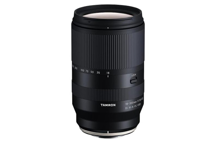 純正レンズにはない高倍率ズームを狙う人はTAMRON