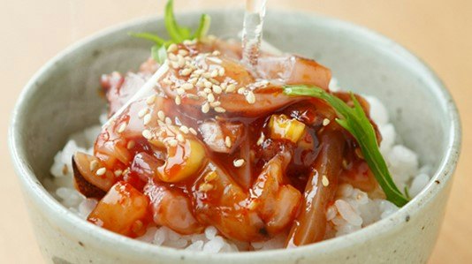 朝からしっかり食べたい人は朝食付きのホテルを選んで