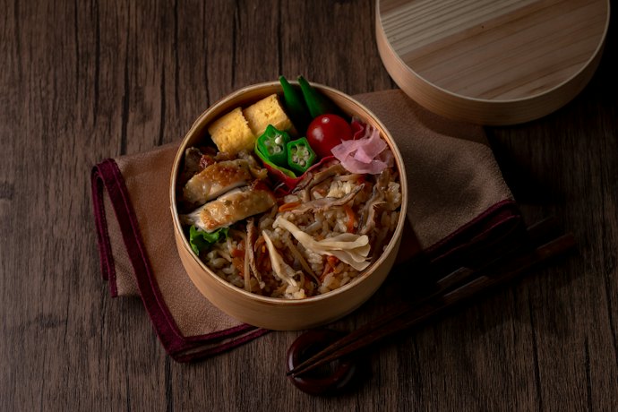 荷物を軽くしたいなら曲げわっぱ(木製)をチェックしよう