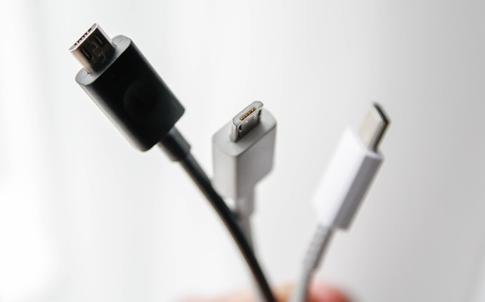 接続端子:USB端子の数と種類をチェックしよう