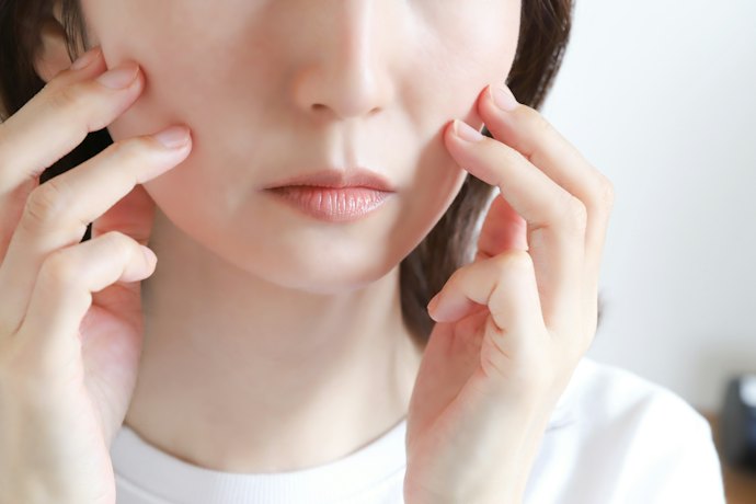ハリ・シワ改善には、シワ改善の有効成分としてナイアシンアミドを配合した医薬部外品に注目