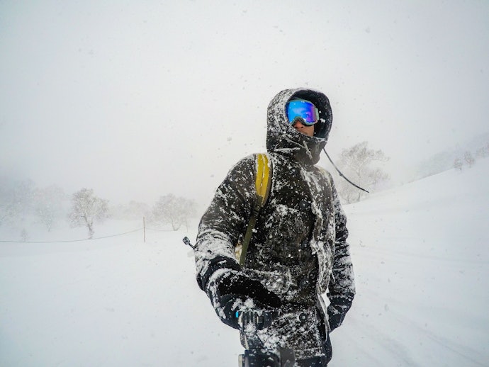 暑さや雪の浸入が気になるなら、ベンチレーションやリストゲーターに着目
