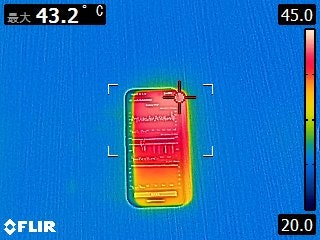 本体がやや発熱しやすい点にも留意。長時間使い続けると気になる可能性も