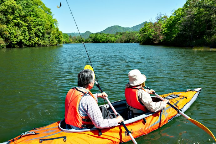 のんびり湖で楽しむなら、レクリエーショナルカヤック