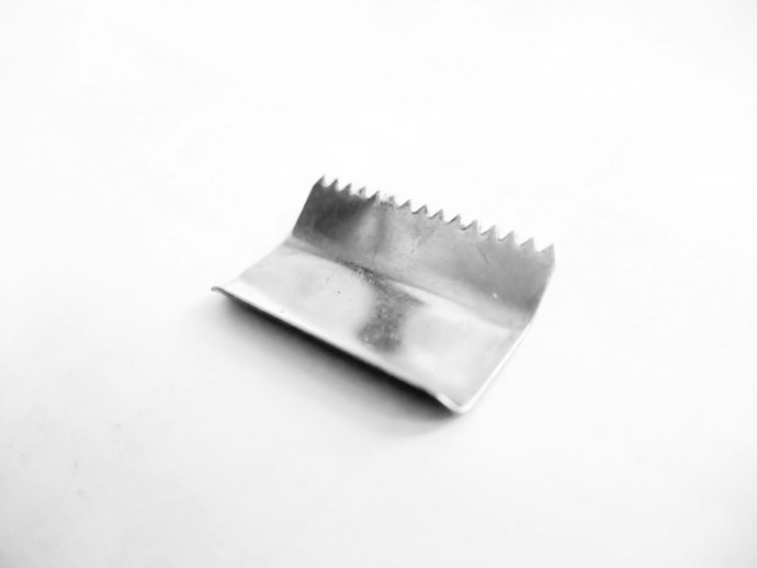 切れ味がよい状態にするために刃の取り換えができるかチェック
