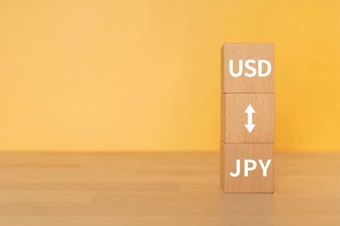 円貨決済と外貨決済は、どっちがお得?