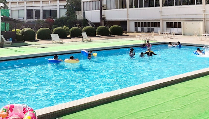 レジャー気分を満喫したいならプール付きのホテルに注目