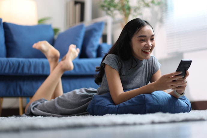 読書やスマホ操作をしながら使うなら、傾斜付きに注目