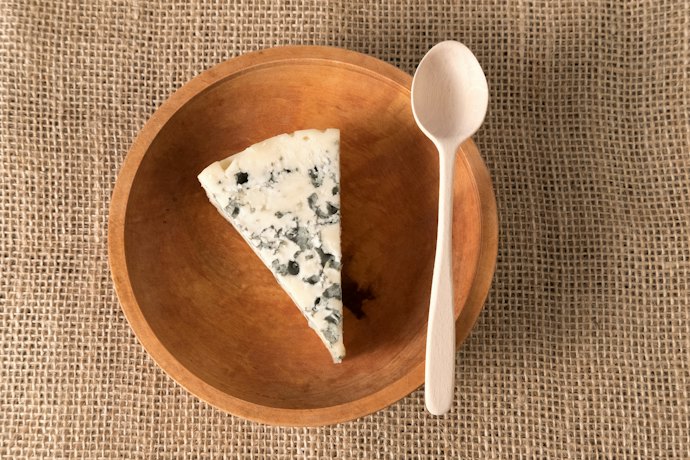 塩気が少なくマイルドな風味の、イギリスのスティルトン