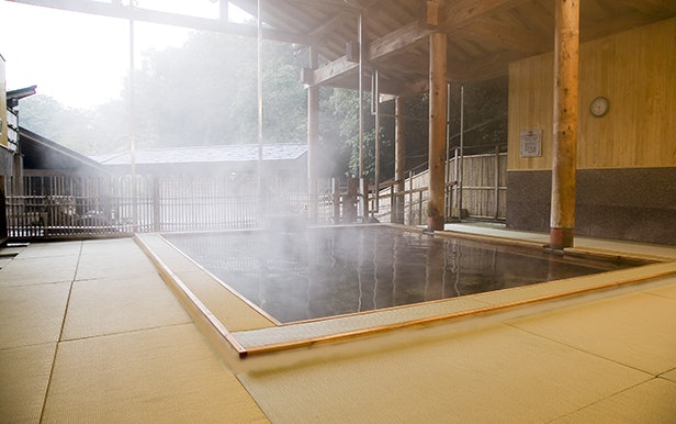 家族で利用するなら、天然温泉・露天風呂つき宿泊施設がぴったり