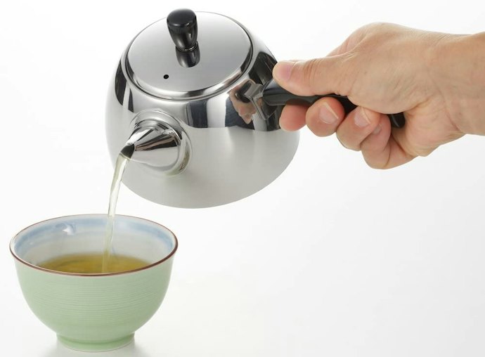 蓋がしっかり閉まると、蒸らしやすくおいしいお茶が飲める