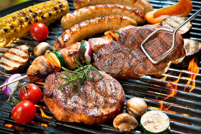 食事を楽しむなら地元の特産品を使用した豪華なBBQを堪能しよう