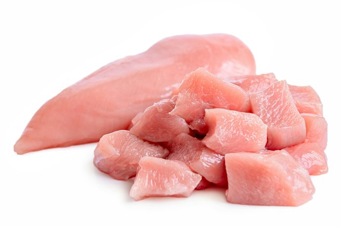 鶏はさっぱりとして食べやすく、種類も豊富