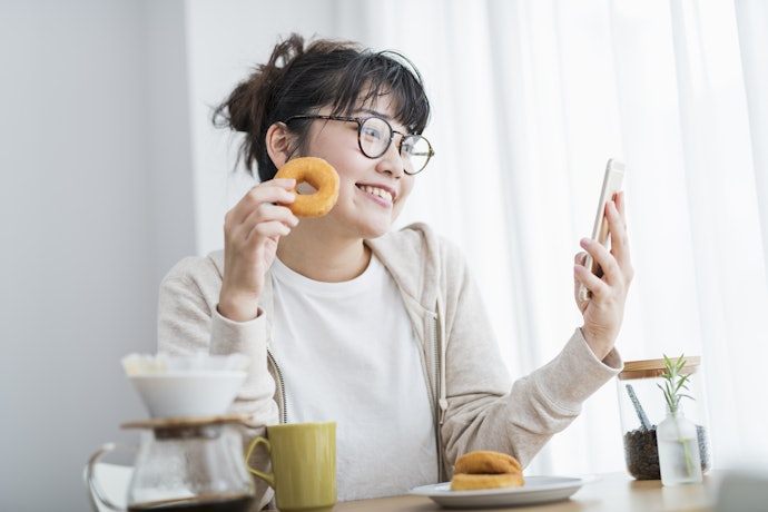 イヤホンなどを接続せず楽しみたい人は、スピーカー内蔵モデルを