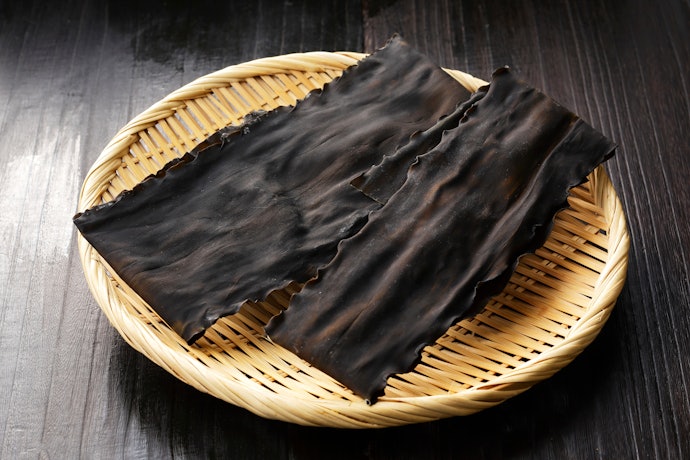 料理好きには昆布しょうゆ・昆布だしといった調味料を贈るのもあり