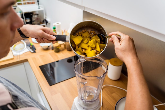 料理に使いたいなら、対応食材が幅広く耐熱温度70℃以上のミキサーに注目