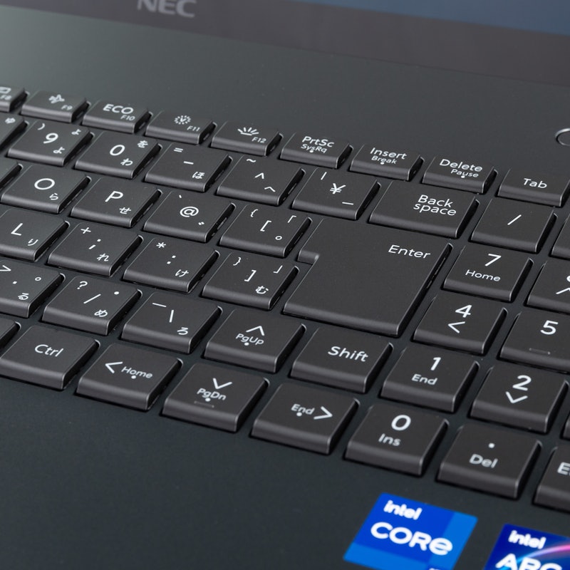 NEC LAVIE NEXTREME Infinity XF950/GABを徹底レビュー！実際に使って