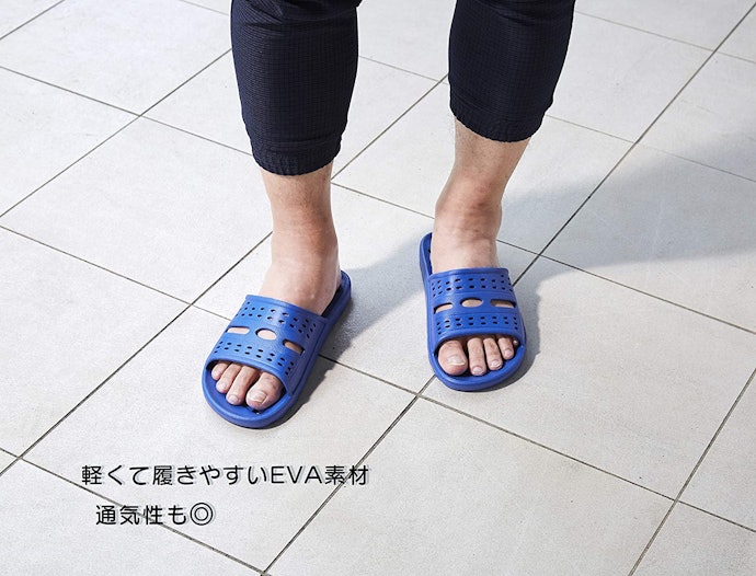 水に強く日差しや雨にも耐えるPVC素材やEVA素材が好適