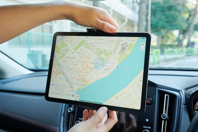 タブレットの着脱も手間いらず。載せるだけでサッと固定完了