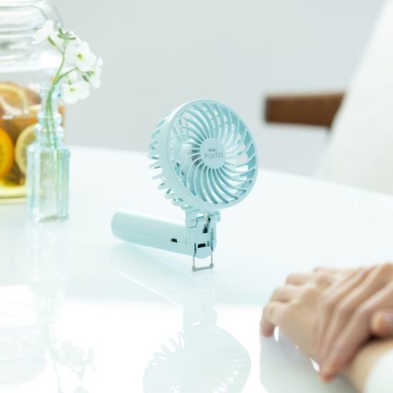 機能は充実。卓上扇風機やハンズフリーで使えるのが便利