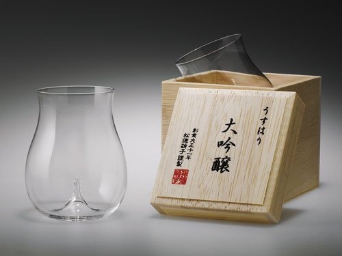 香り重視派や吟醸系には、つぼみ型・ワイングラスなど口がすぼまった形