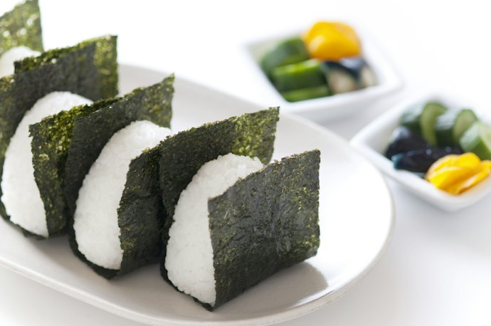 好みの塩梅で作りたい人は、シンプルな焼きのりをチョイス