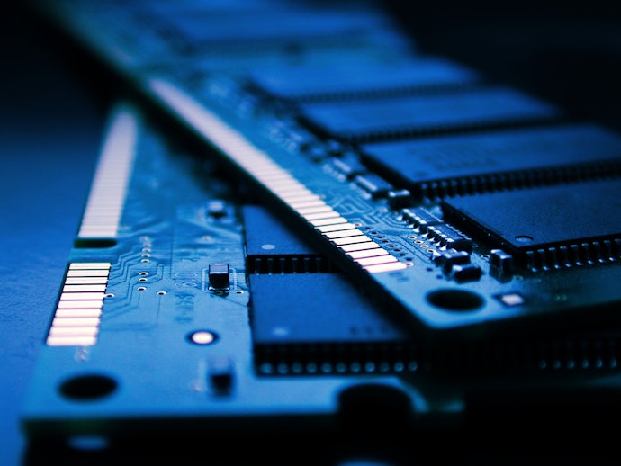 メモリ:普段使いには8GB、ゲームには16GB以上がおすすめ