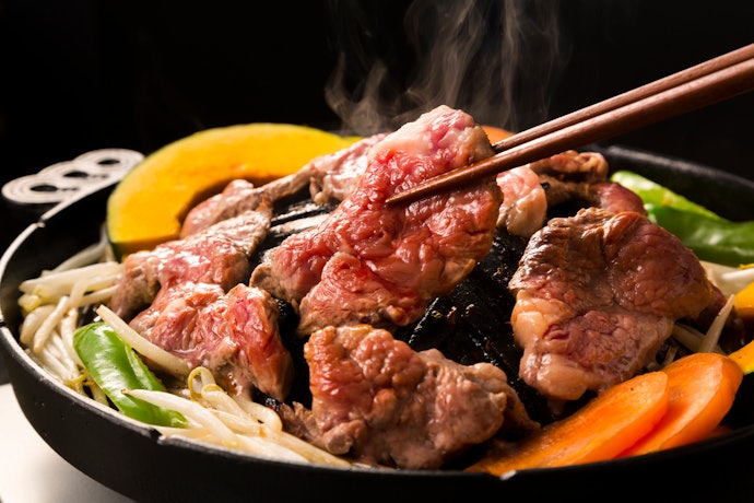 肉類:ジンギスカン・豚丼など人気メニューが多数。ガッツリ食べたい人に